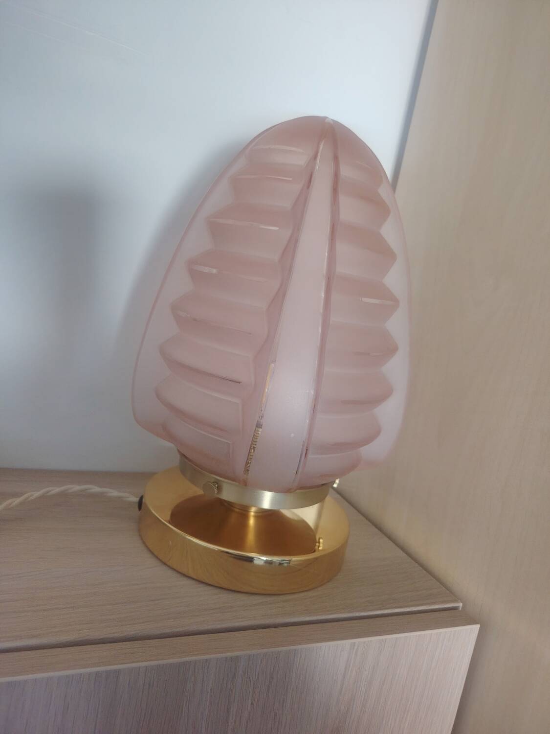 Skyscraper rose a touch lamp