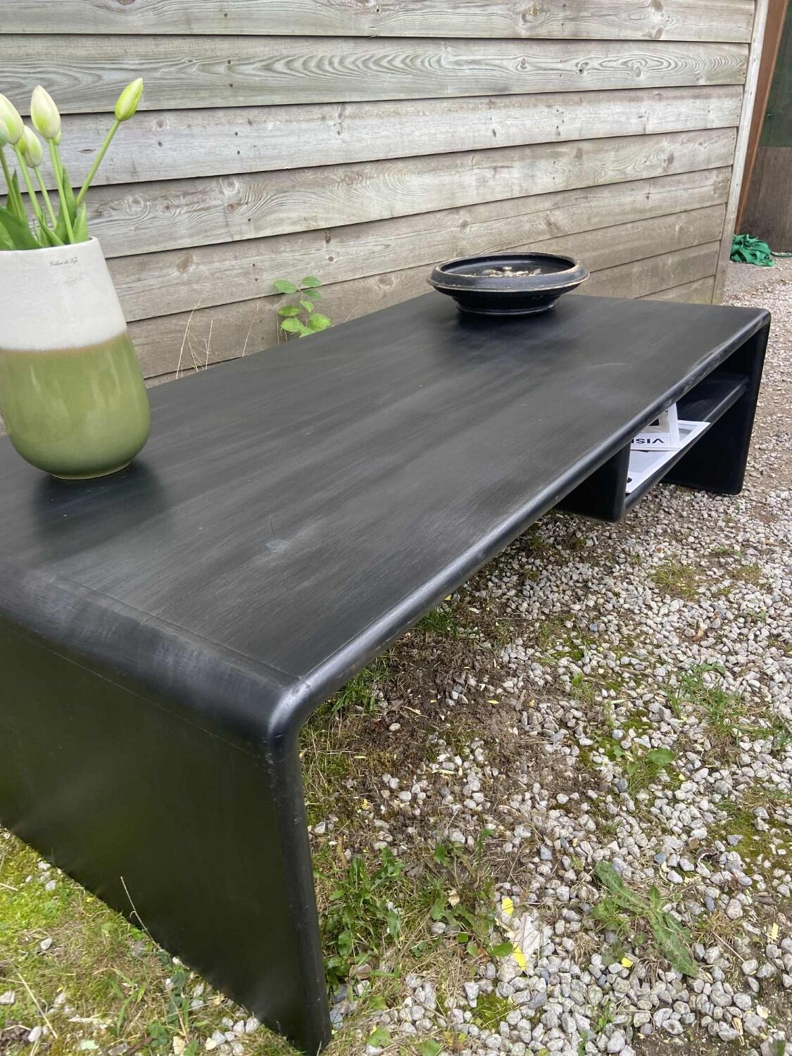 Black coffee table / TV stand