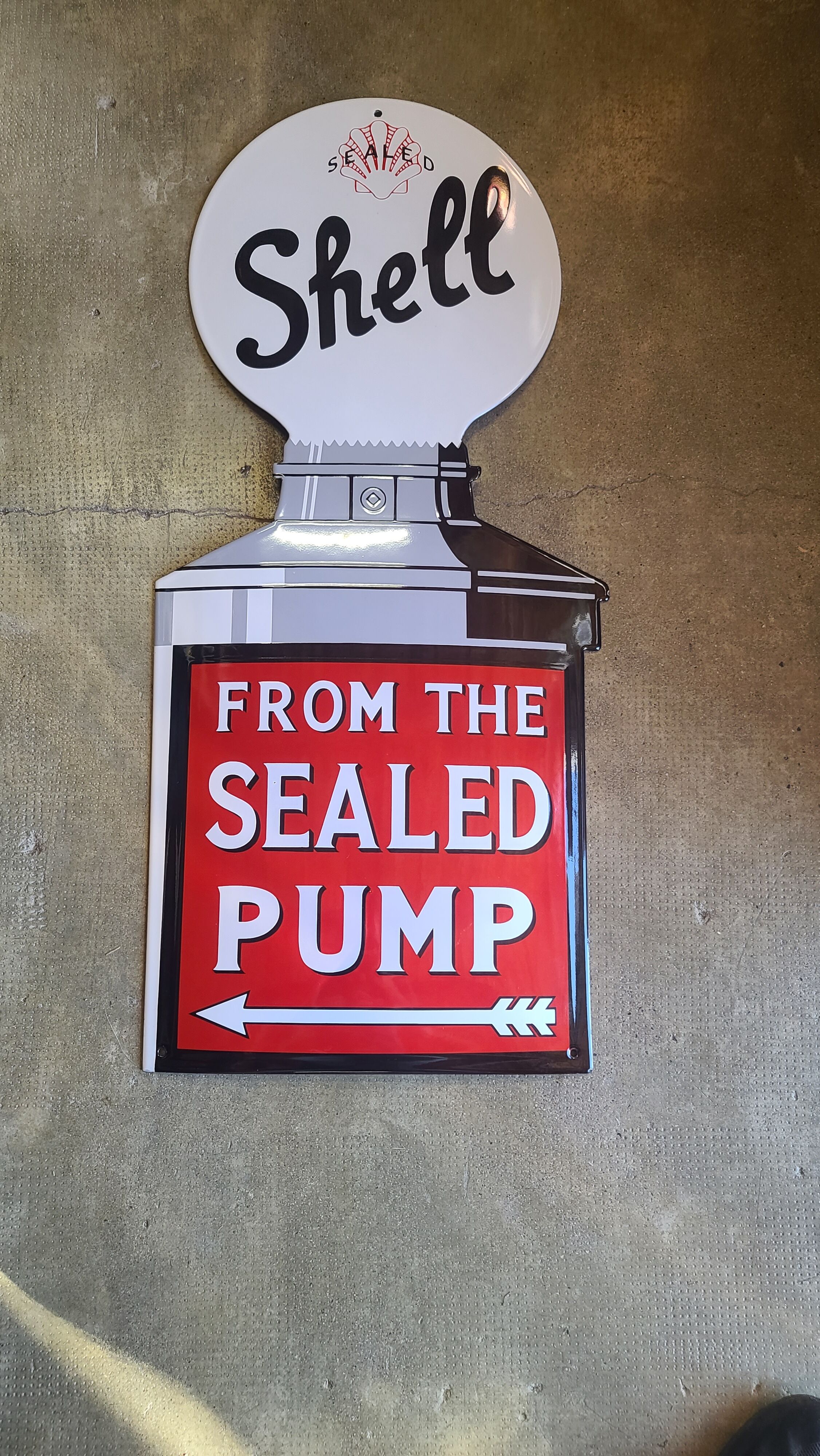 Shell enamelled plate