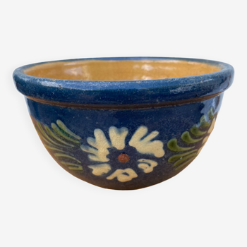 Enamelled bowl