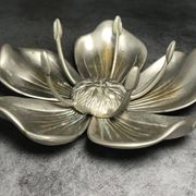 Vintage lotus flower ashtray with 5 removable petals in silver metal