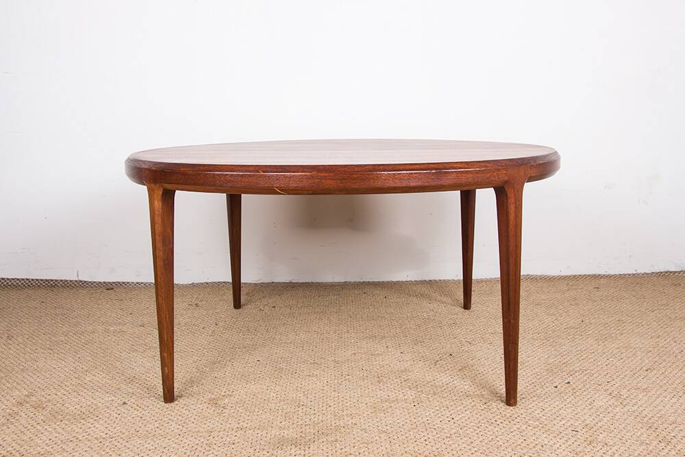 Grande table basse Danoise ronde en teck modèle 283 par Johannes Andersen pour CFC Silkeborg 1960.