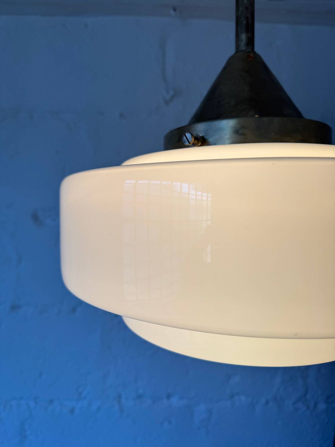 Lustre Art Déco opaline style Bauhaus
