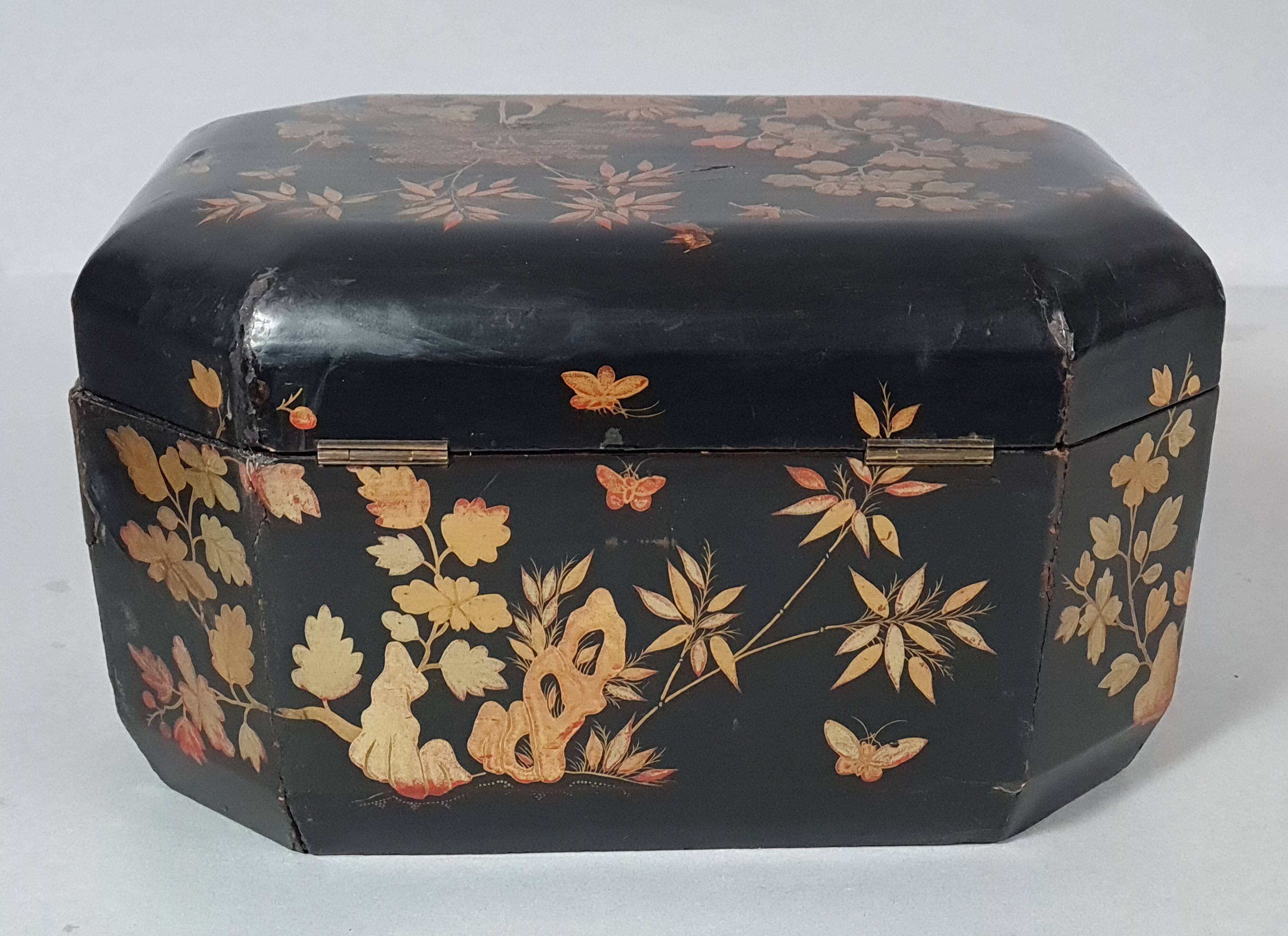 Ancient Japanese large lacquered wooden tea box with 2 tin compartments C99