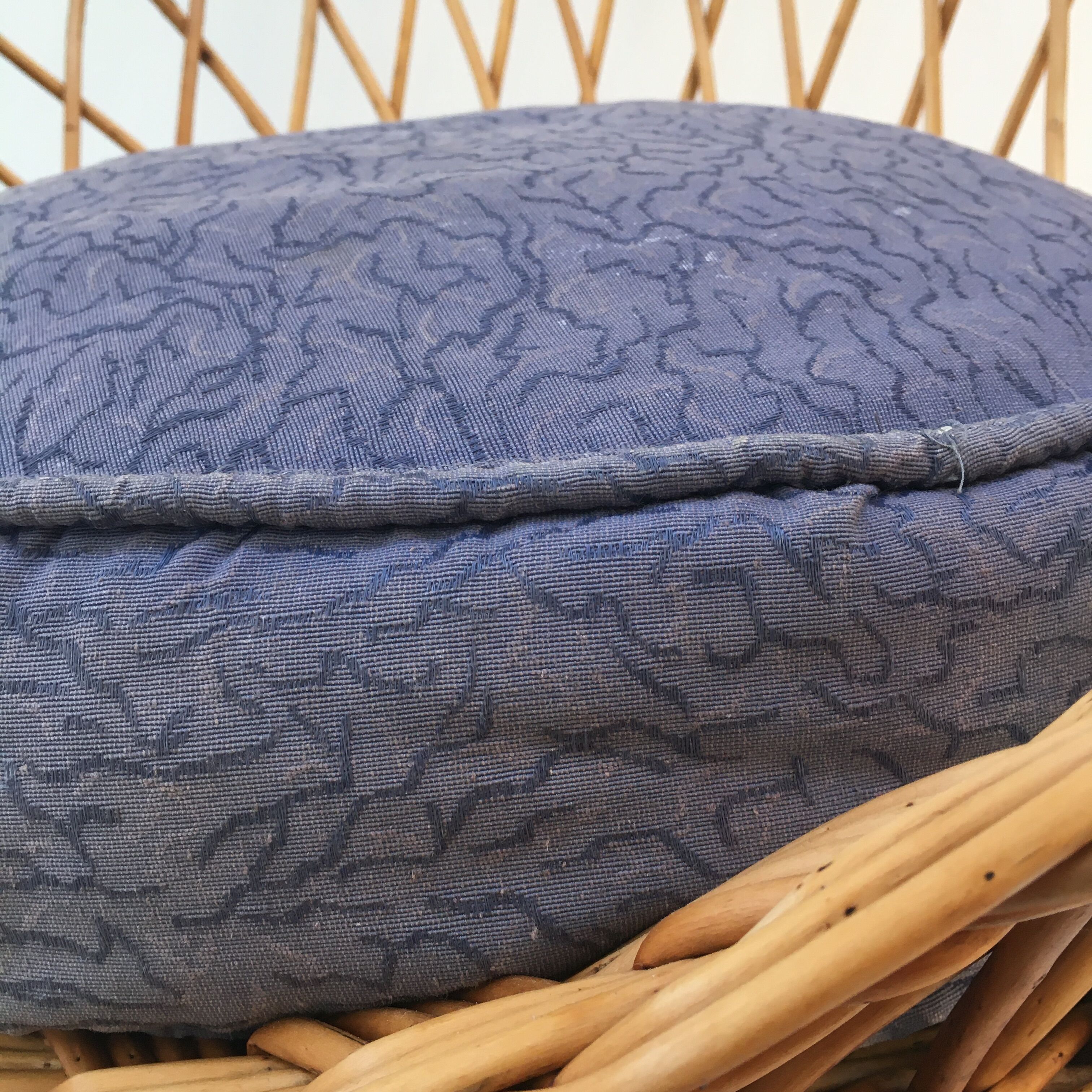 Braided wicker throne armchair