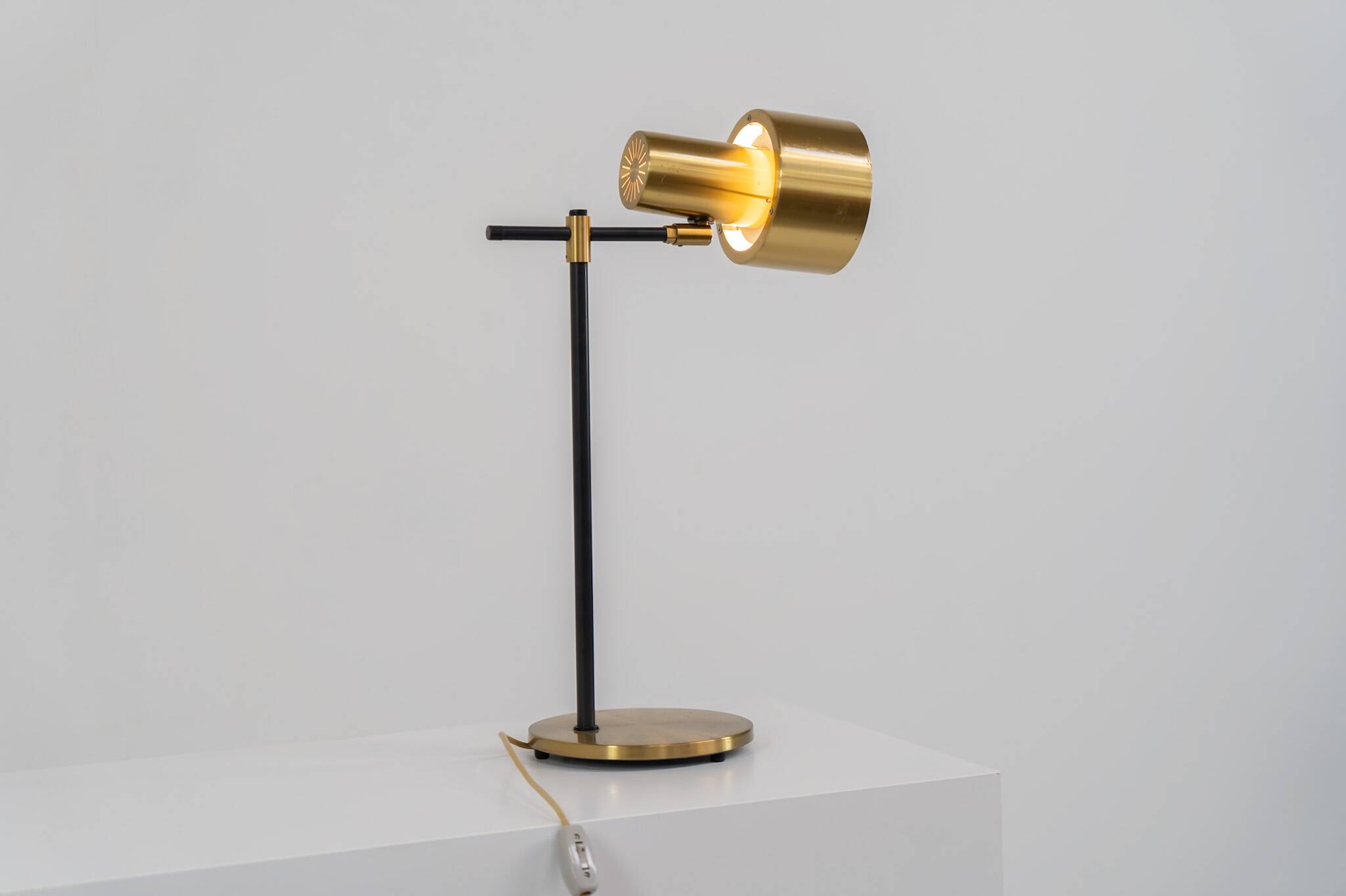 Lampe de table en laiton "Lento" par Jo Hammerborg