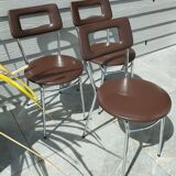 3 Chaises en skaï marron chocolat des années 1960-1970, estampillées.