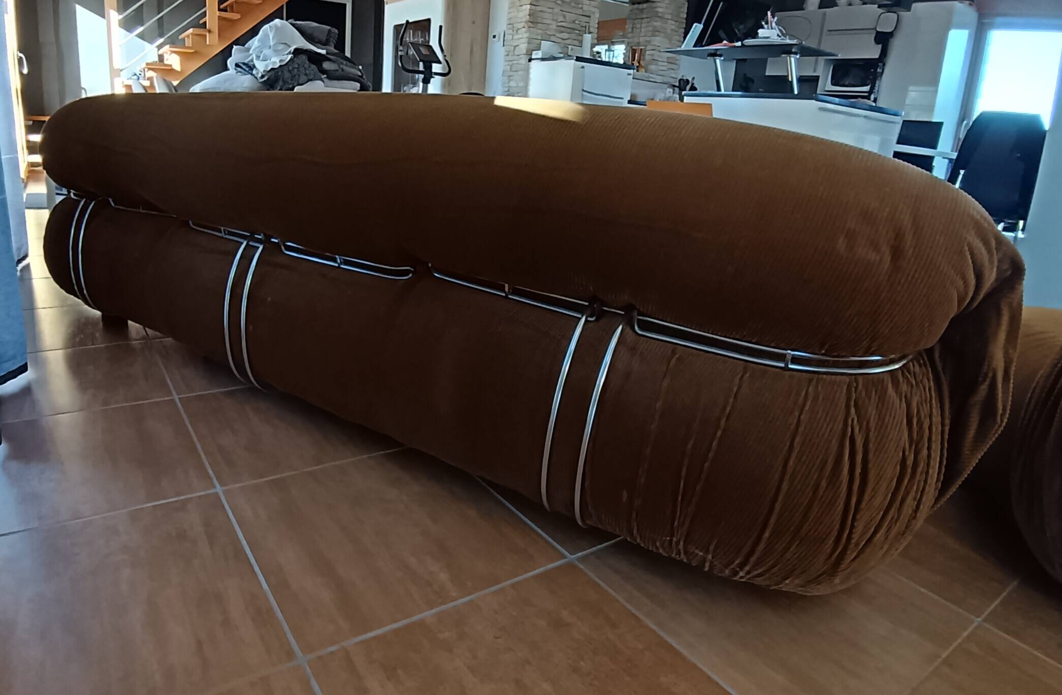 Soriana set of 4 pieces including a 4-seater sofa, 2 armchairs, and a pouf by Tobia and Afra Scarpa, Italy.