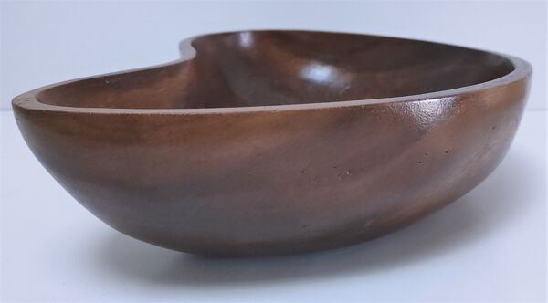 Coupe monoxyle forme haricot bois massif design