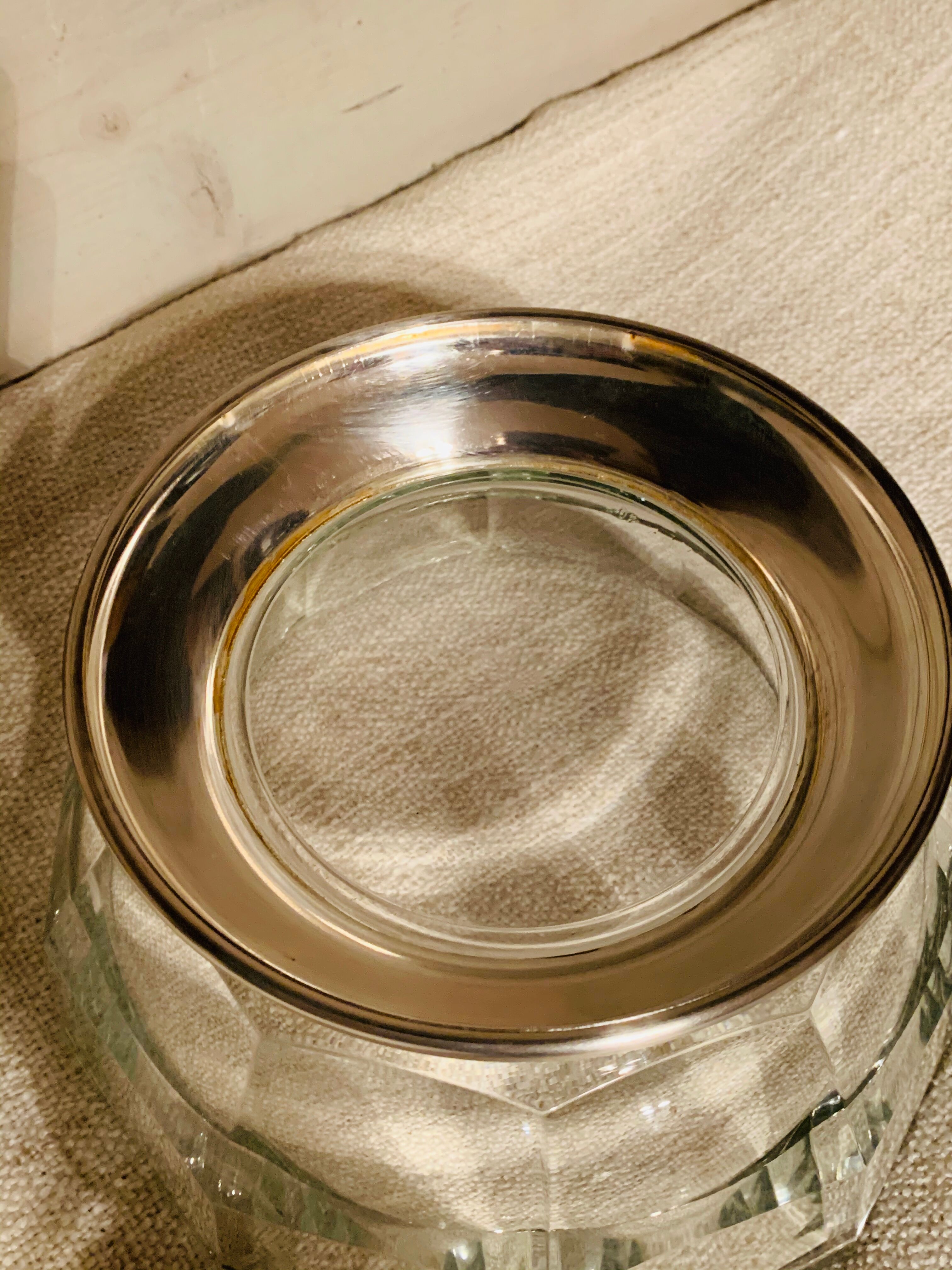 Crystal salad bowl cut base in silver metal