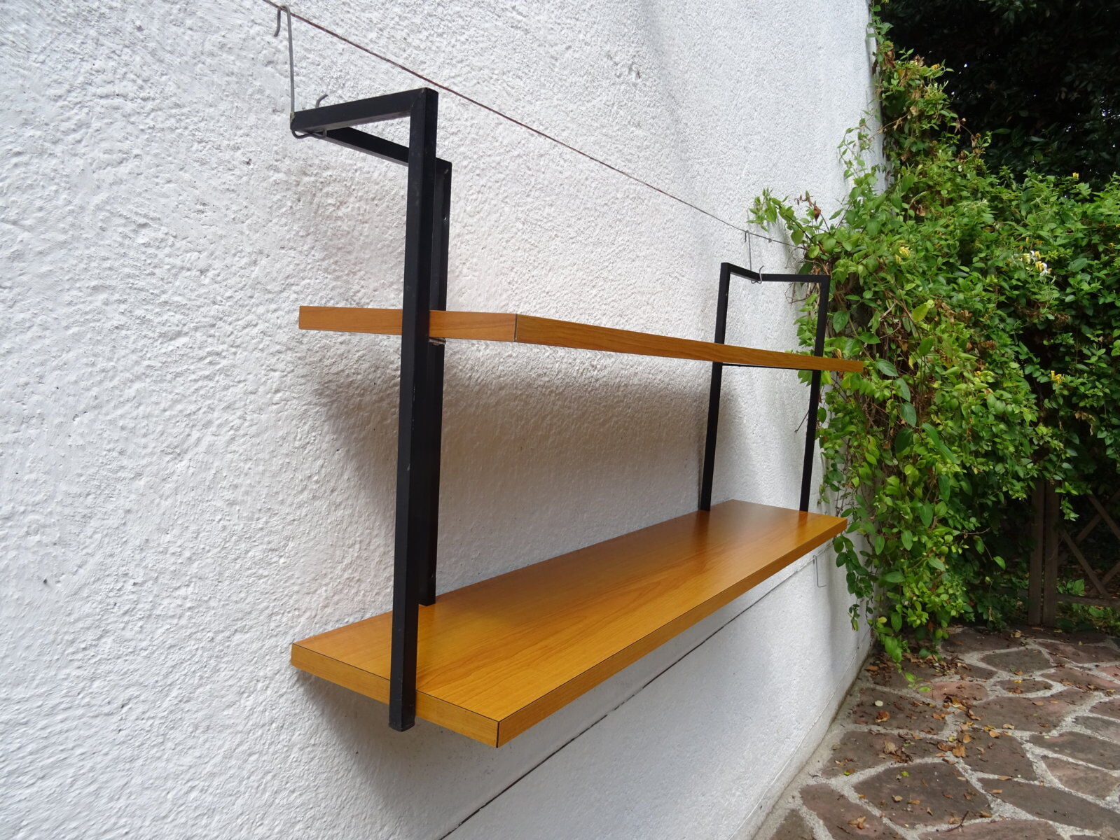 Modernist wall mount 1m23