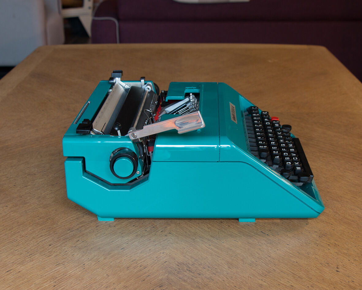 Machine à écrire Olivetti Studio 45