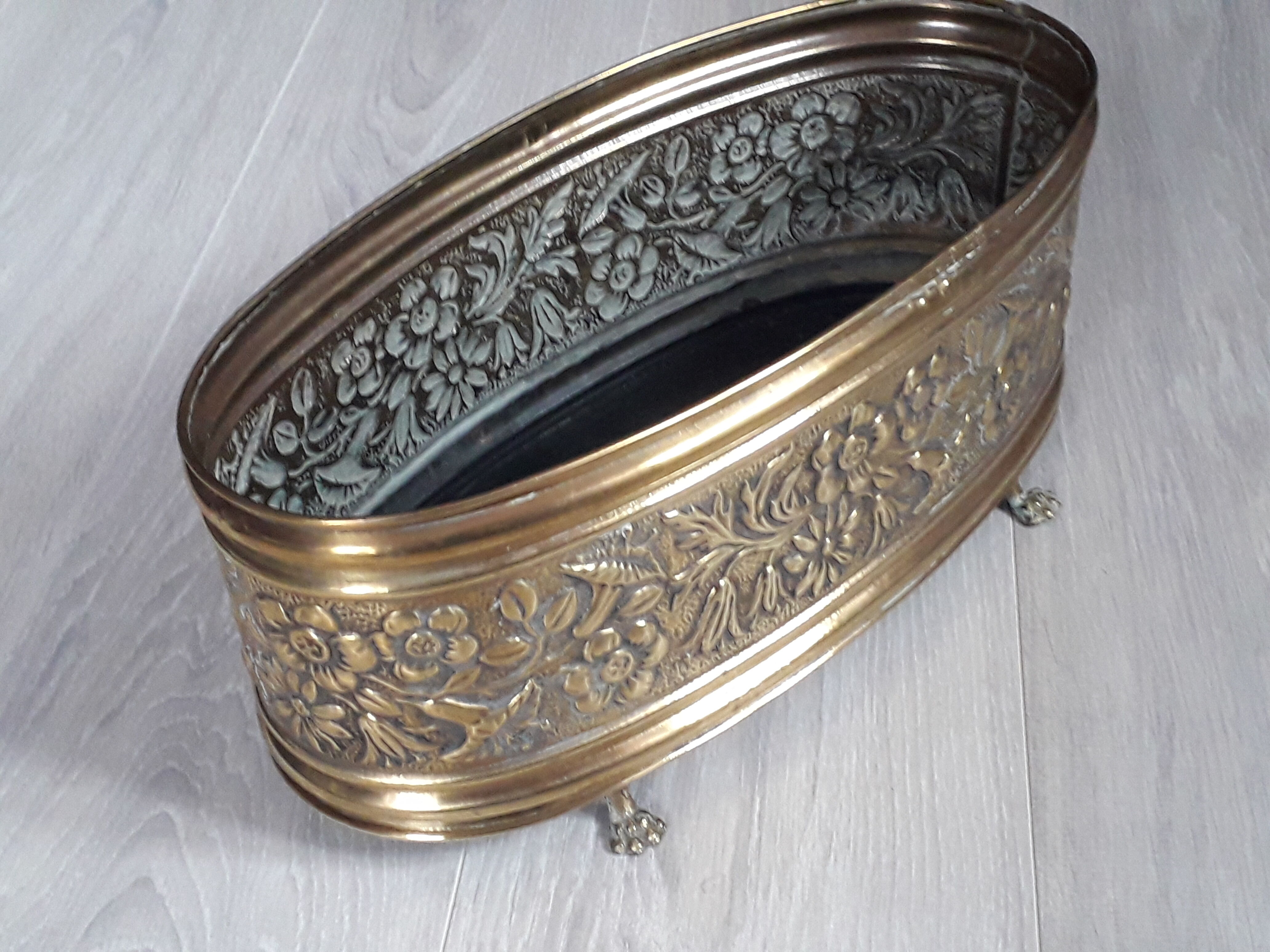 Yellow copper oval planter