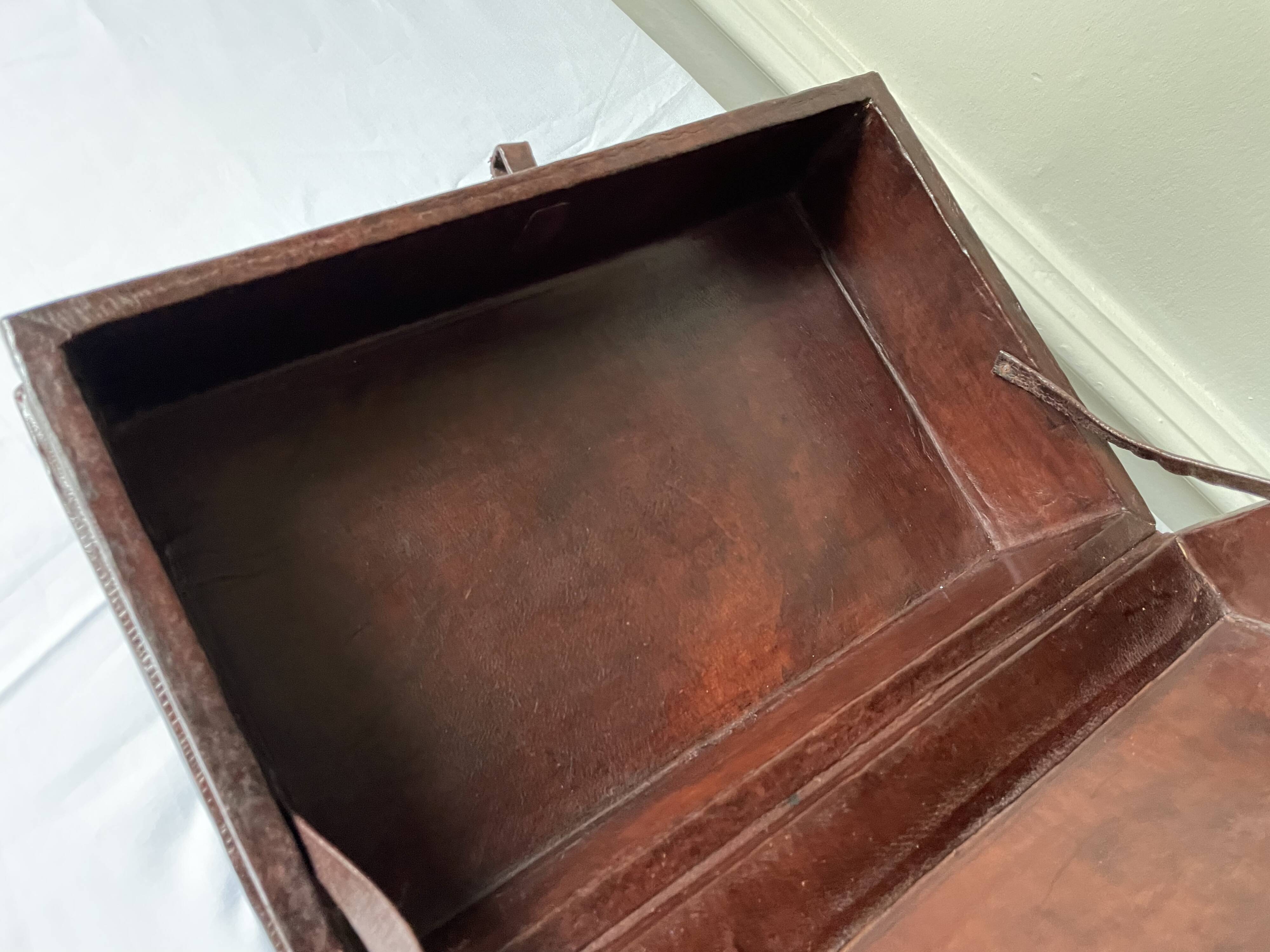 Coffret en cuir embossé Touareg