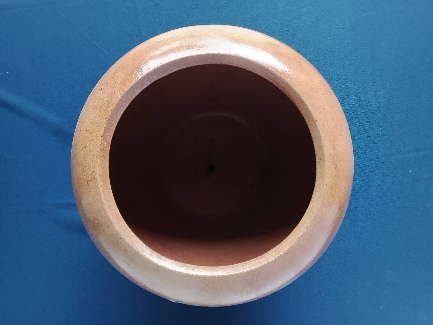 Varnished terracotta flower pots