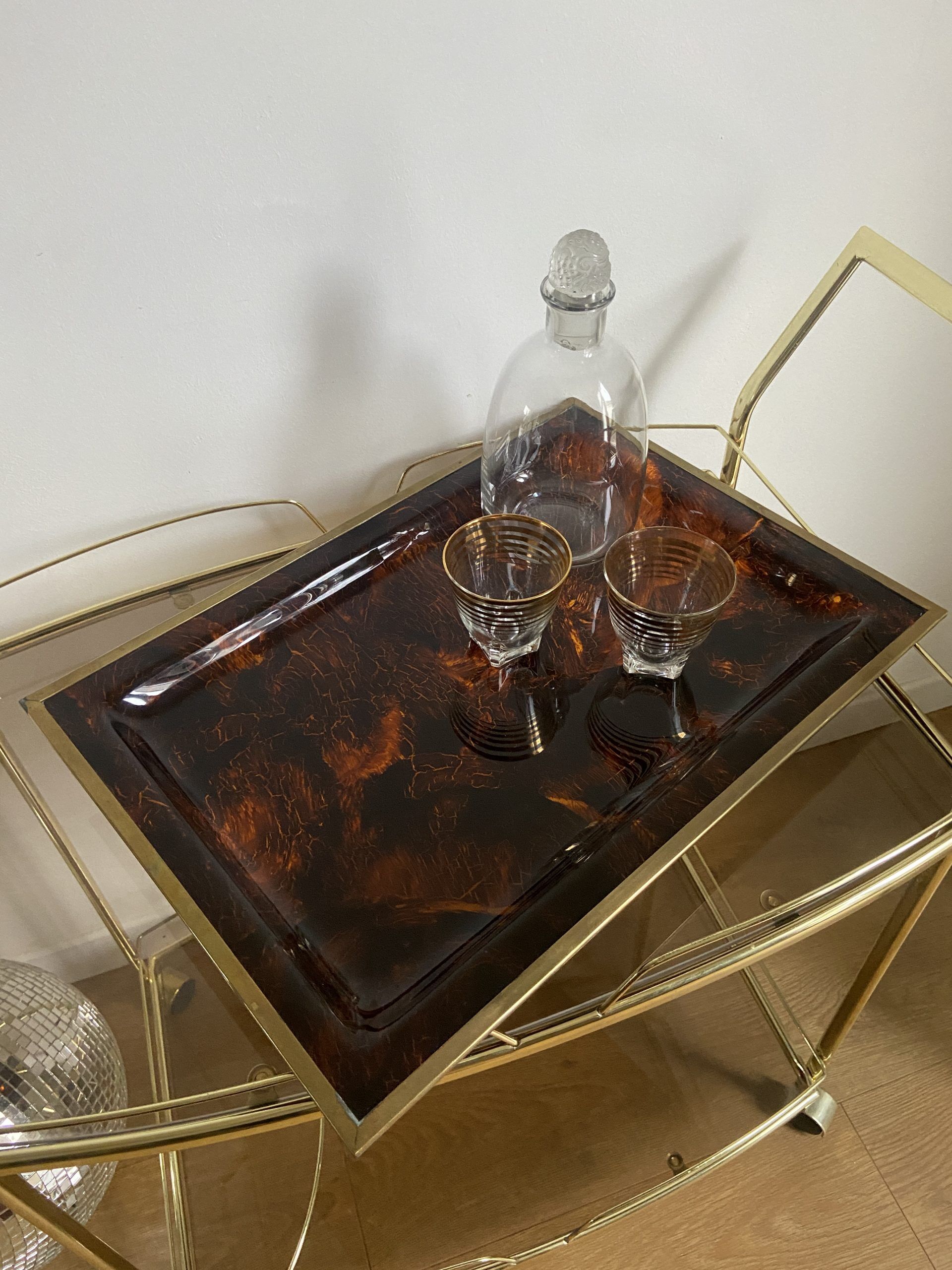Large serving tray in lucite and brass circa 1970