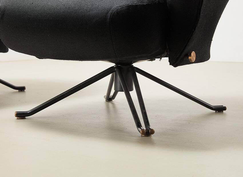 Osvaldo Borsani Pair of P32 Lounge Chairs for Tecno Italy 1956