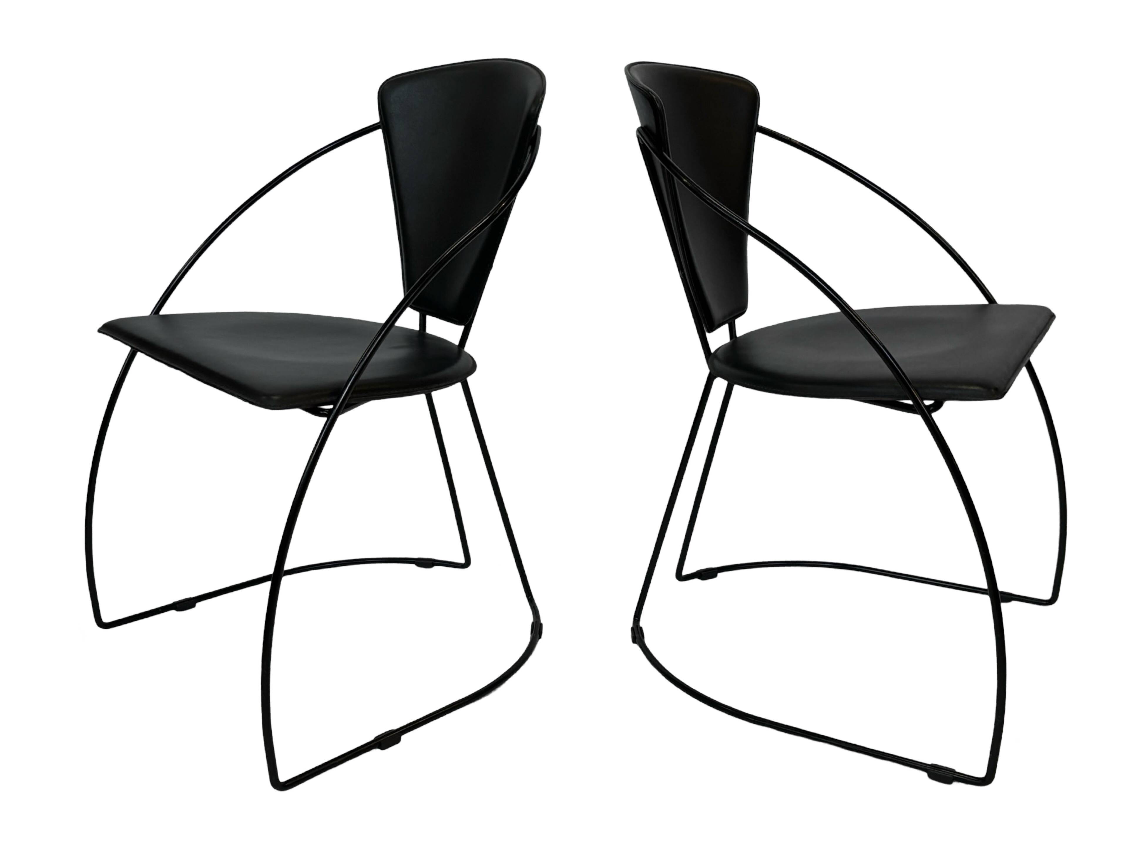 Ensemble de quatre chaises de salle à manger vintage Arrben Linda, design des années 1980
