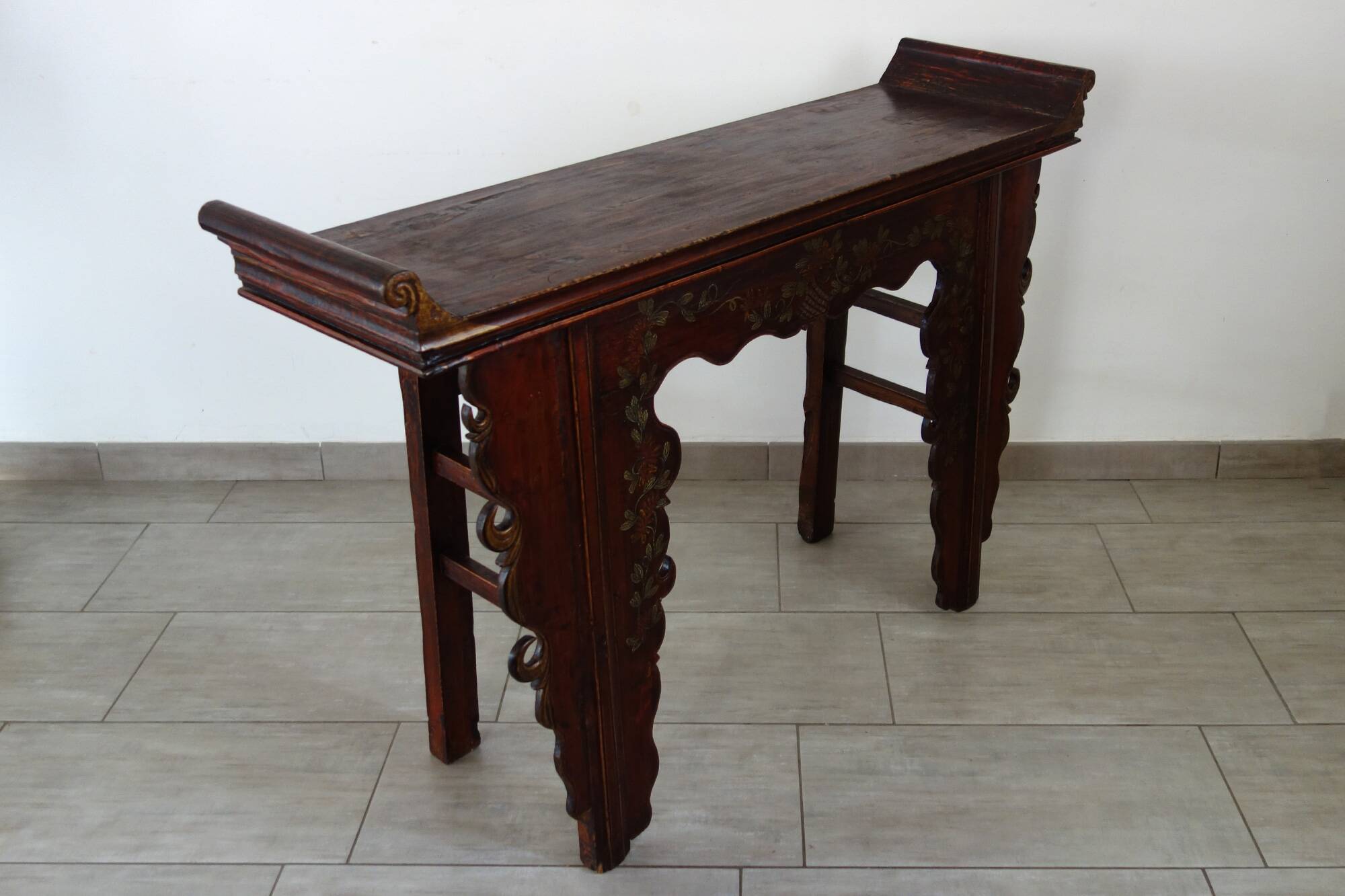 Antique altar console decorated, China early 20th century