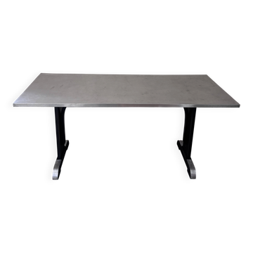 Bistro table