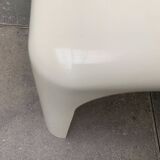 Demetrio lounge coffee table from the Italian space age of the mid-century by Vico Magistretti for Artemide.