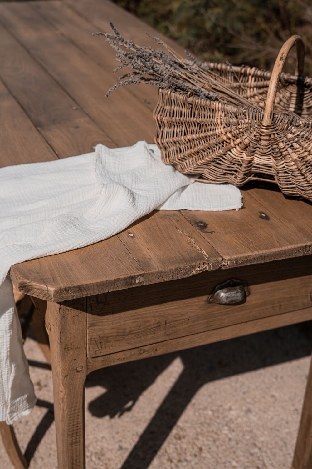 Table de ferme rénovée