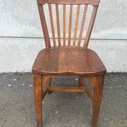 Chaise vintage en bois style bistrot