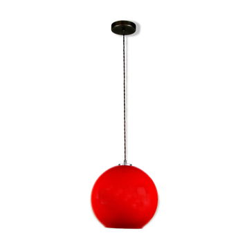 Suspension en verre rouge du milieu du siècle