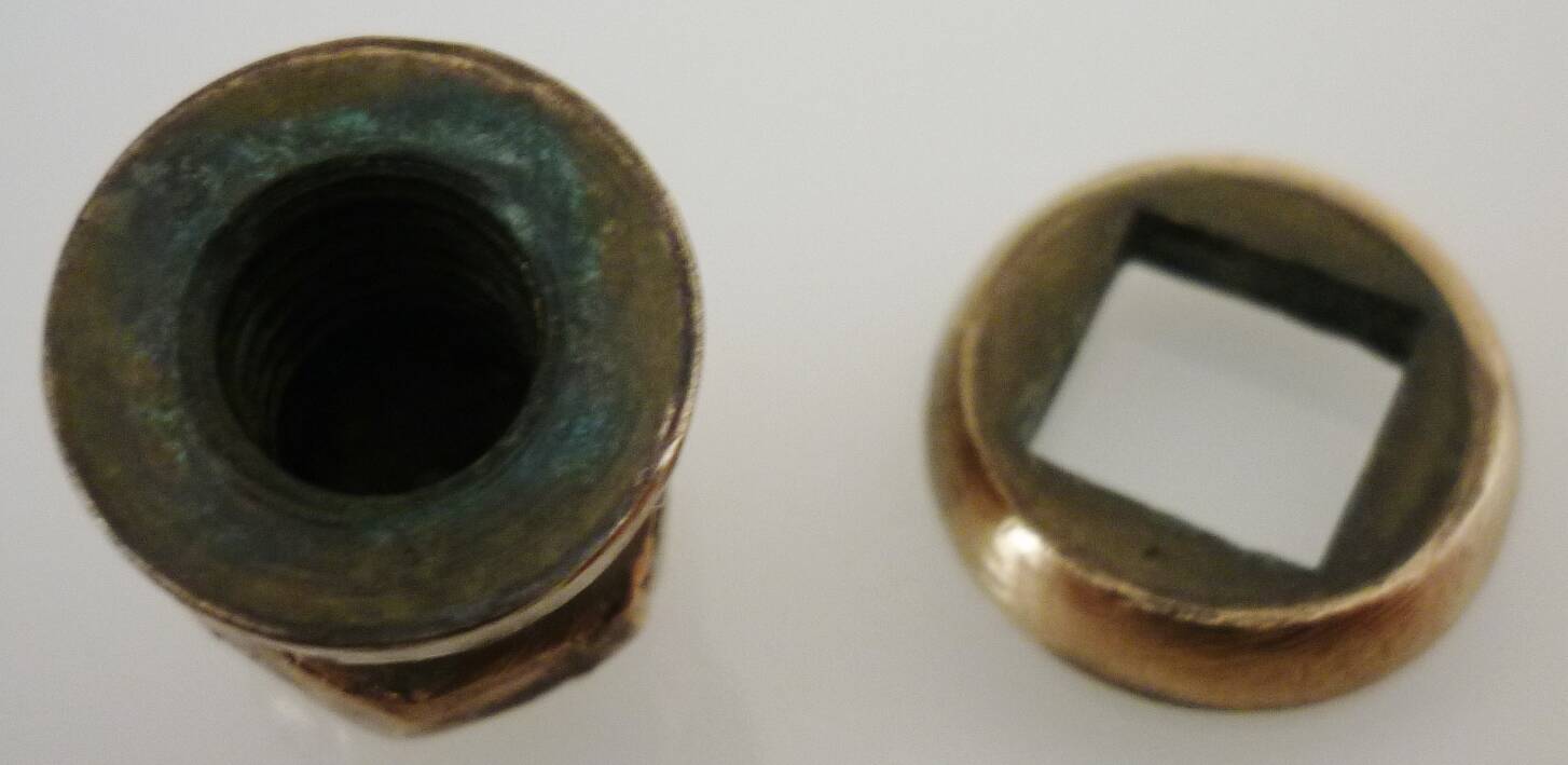 Old fountain tap for garden in brass, 4 parts