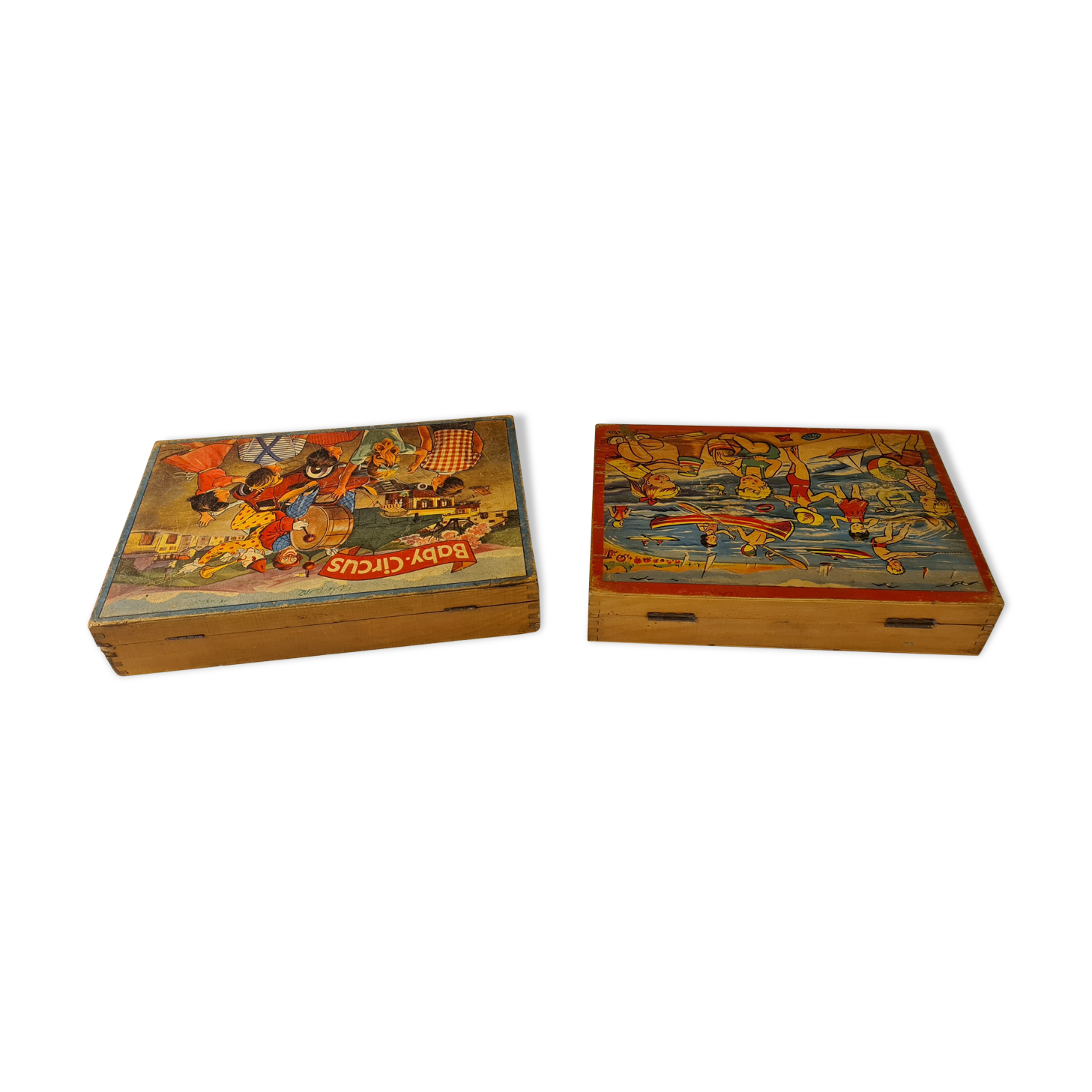 Lot of 2 cubic boxes