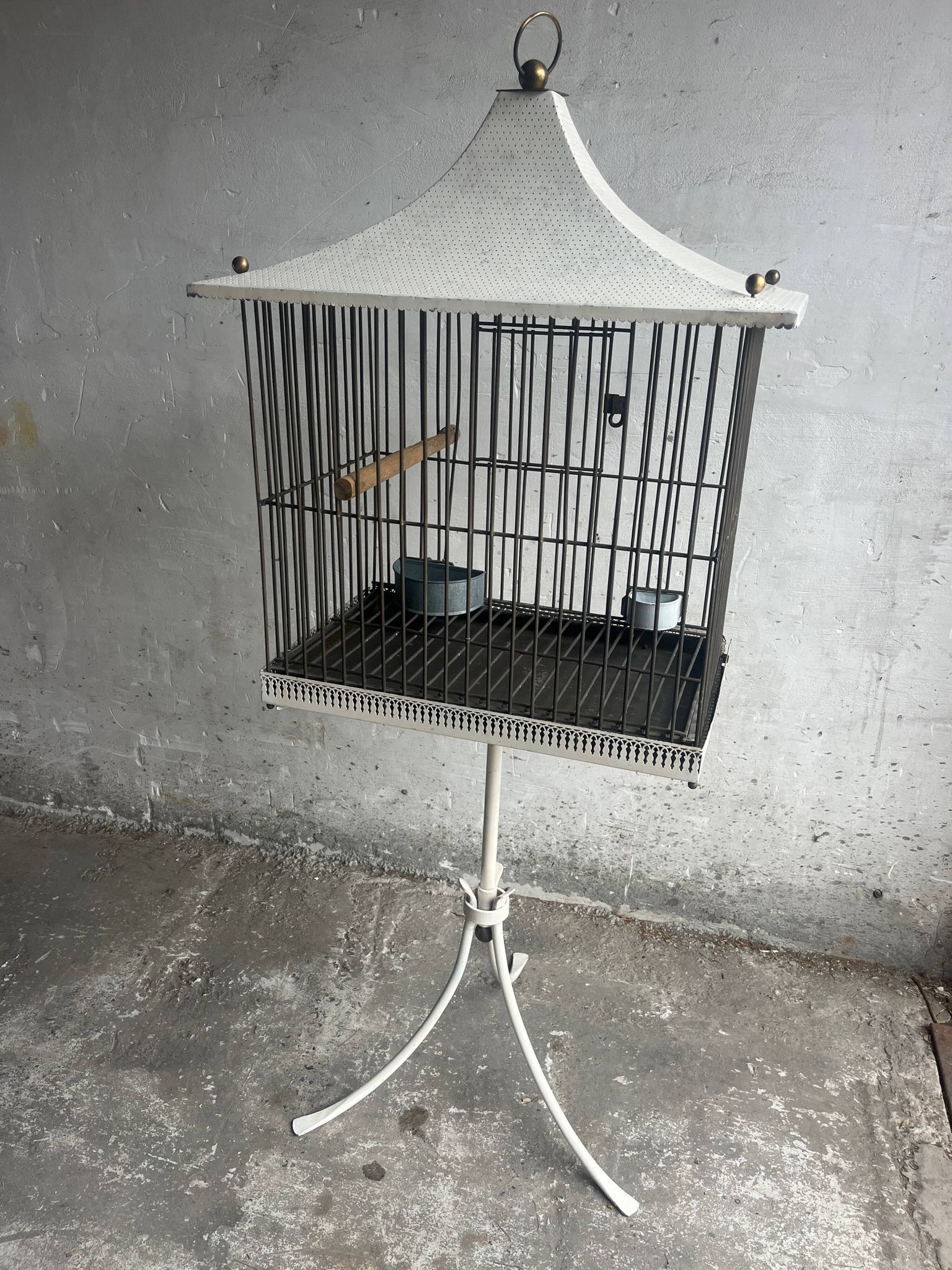 Cage à oiseaux vintage style pagode sur pied