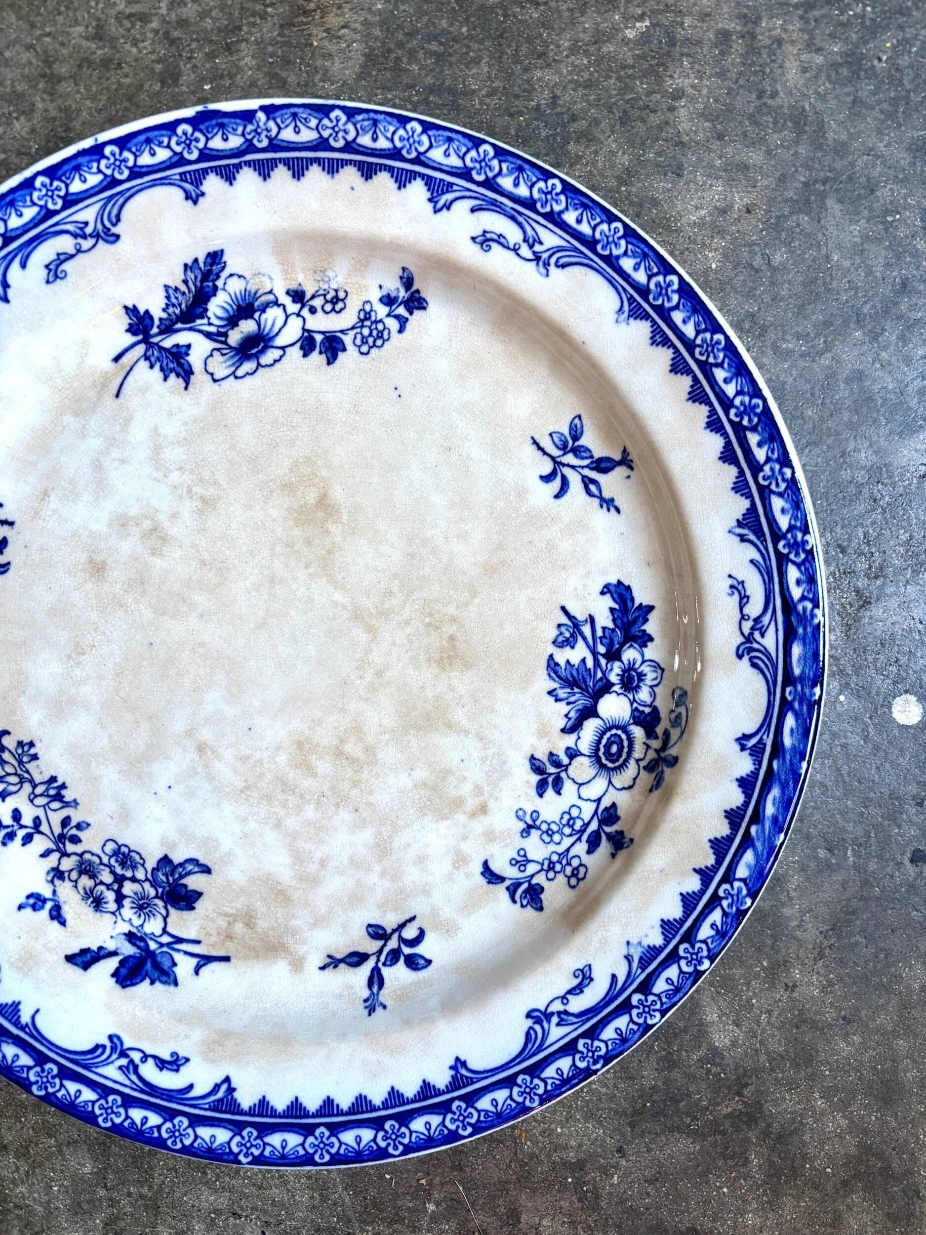 Large round Staffordshire blue ironstone dish