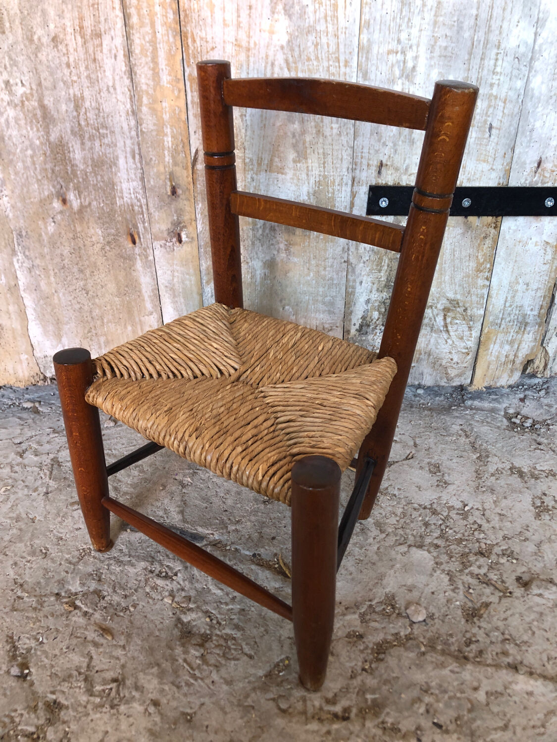 Chaise enfant assise paillée vintage