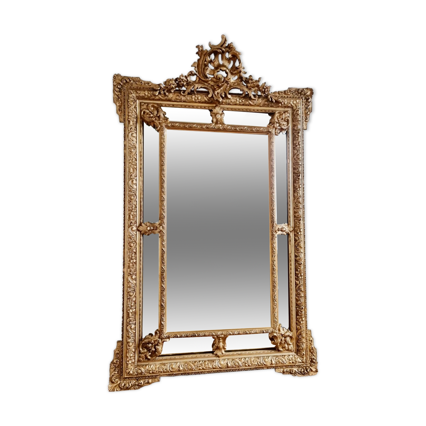 Antique mirror in Parecloses