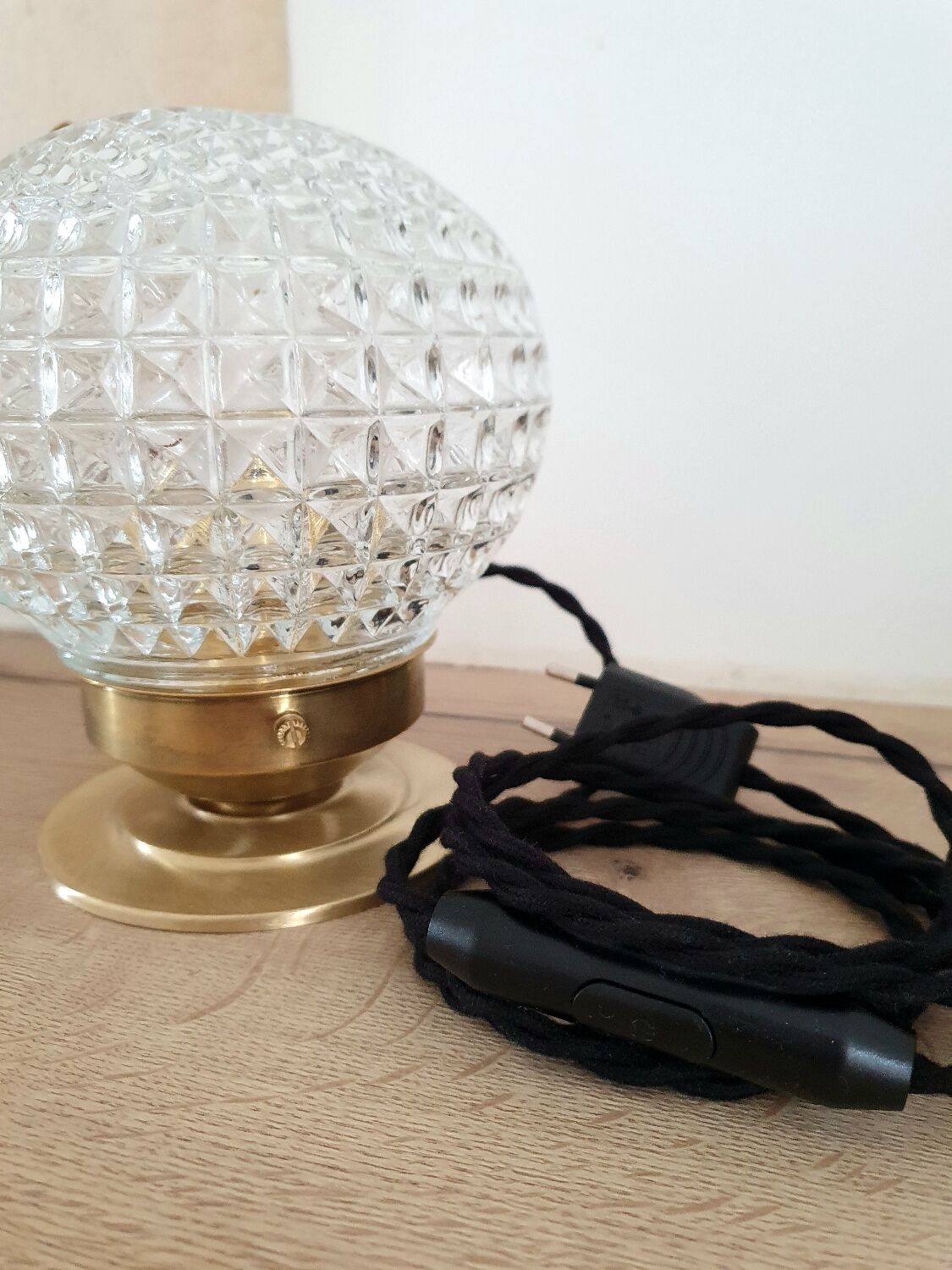 Table lamp