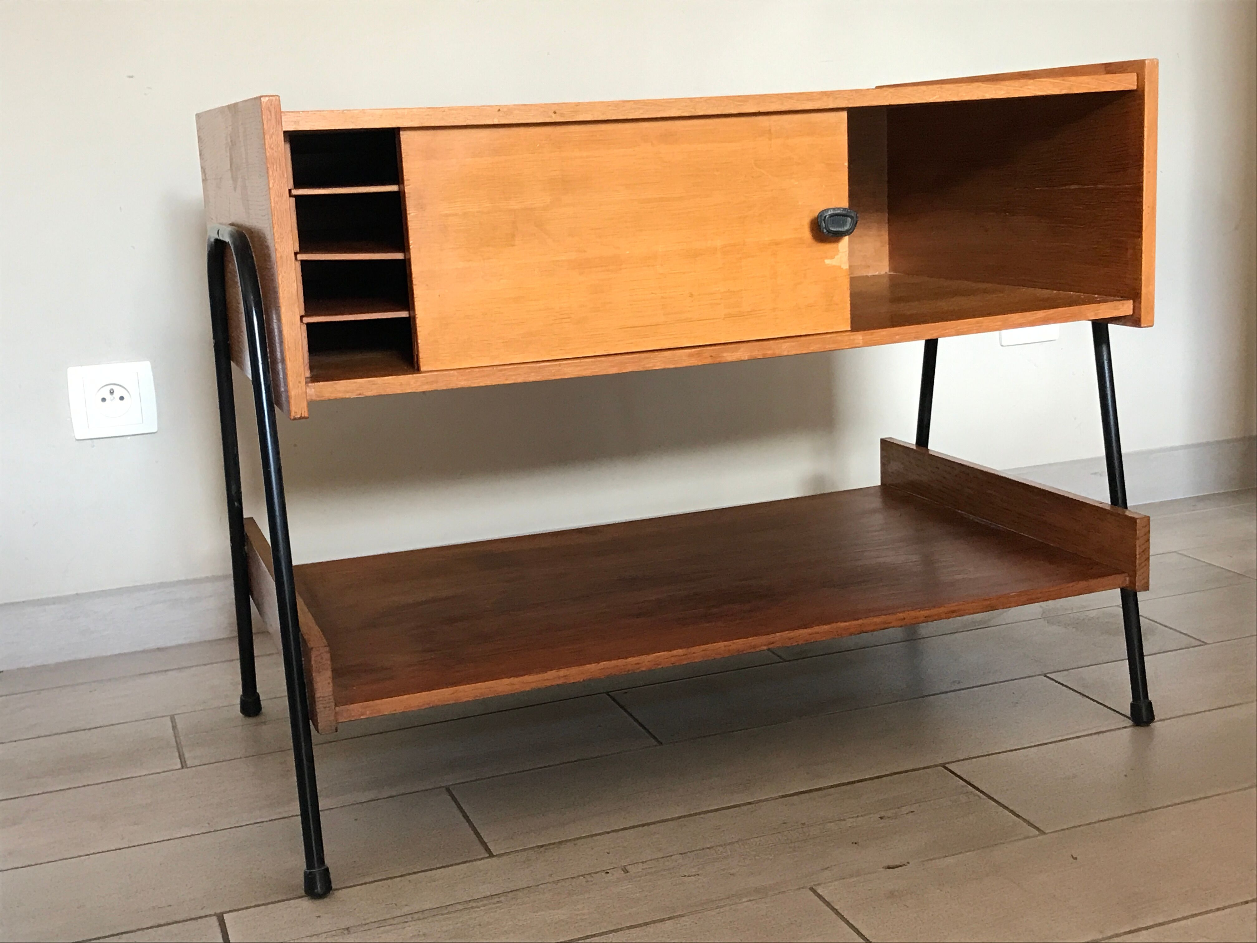 Meuble pied métal design vintage années 60