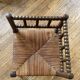 Chaise d'angle en bois perlé vintage