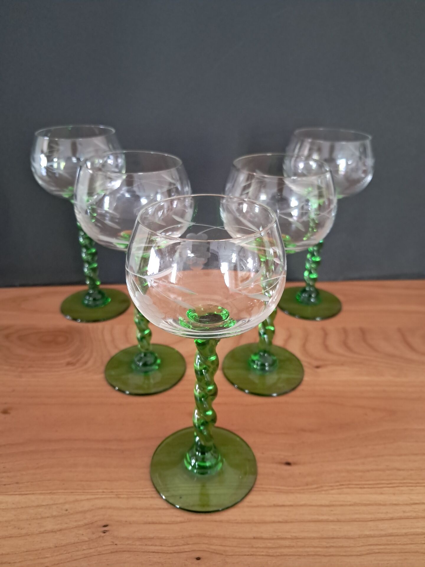 5 white wine glasses with twisted stems