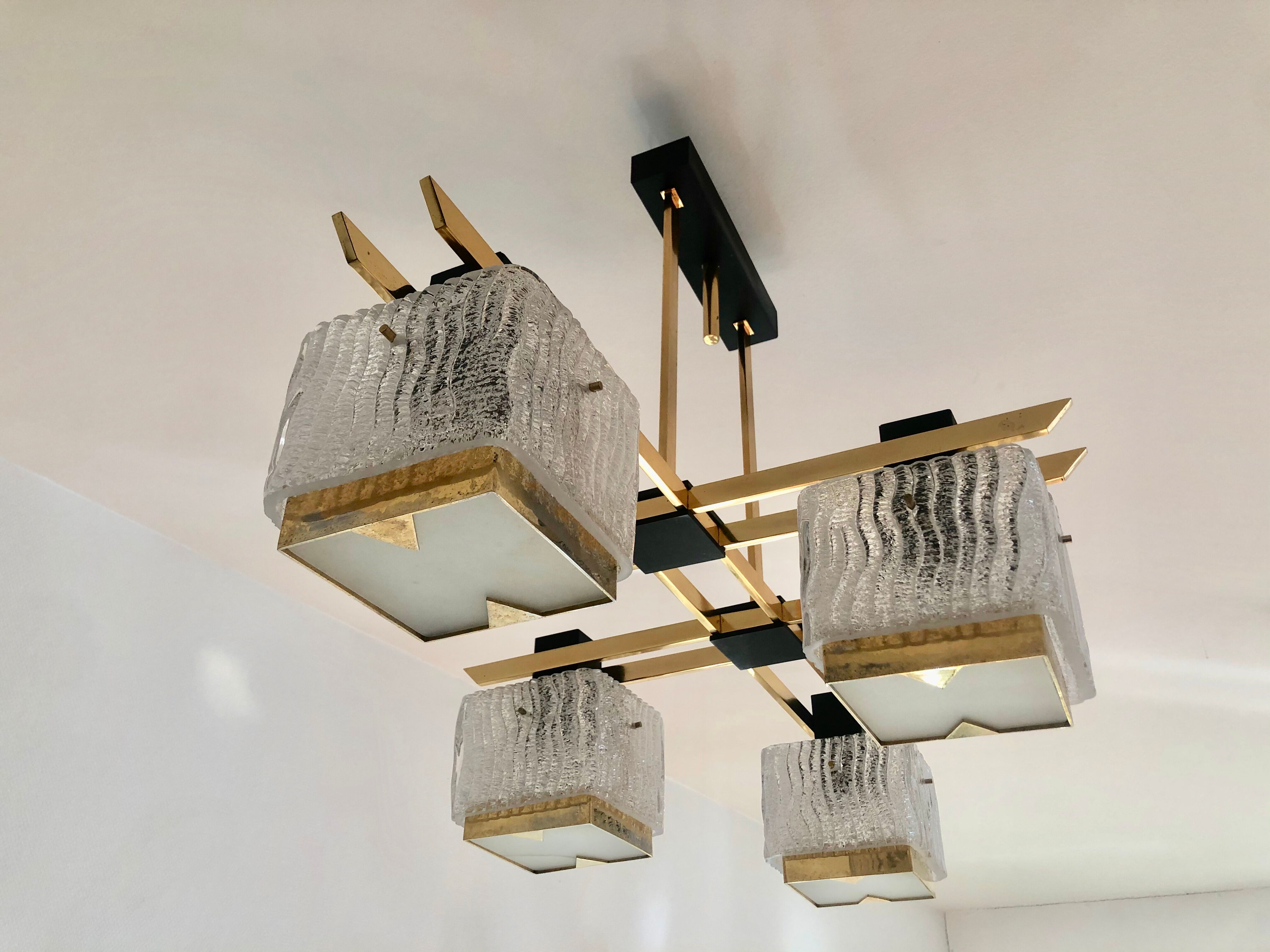 Lustre 4 fires House Arlus