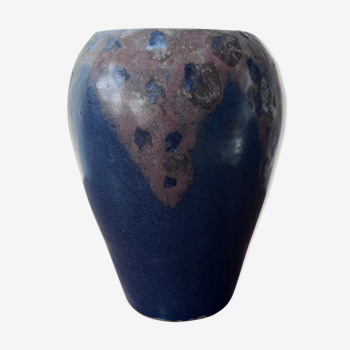 Blue vase with inclusion