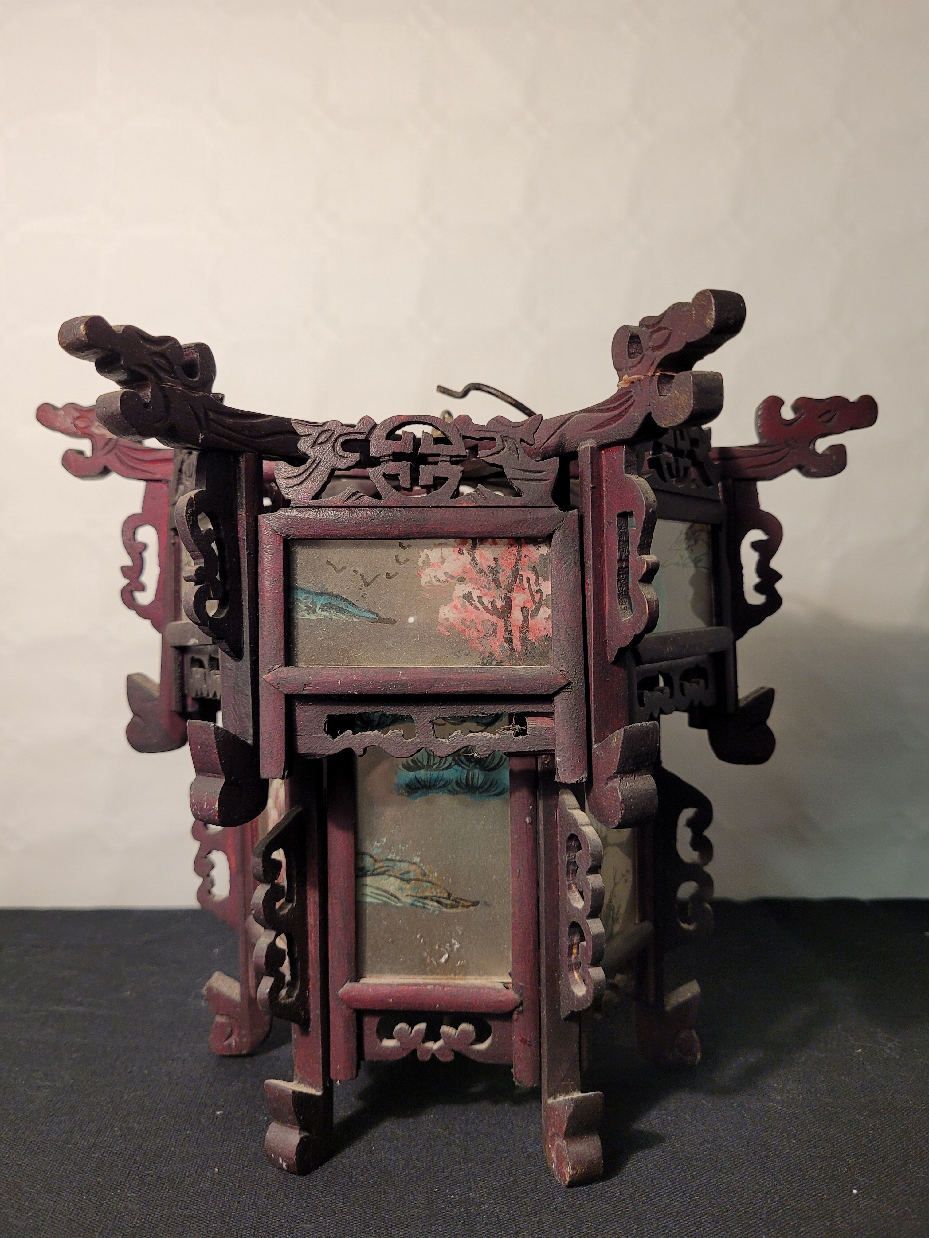 Carved wooden lantern and painted glass - China, Late 19th century