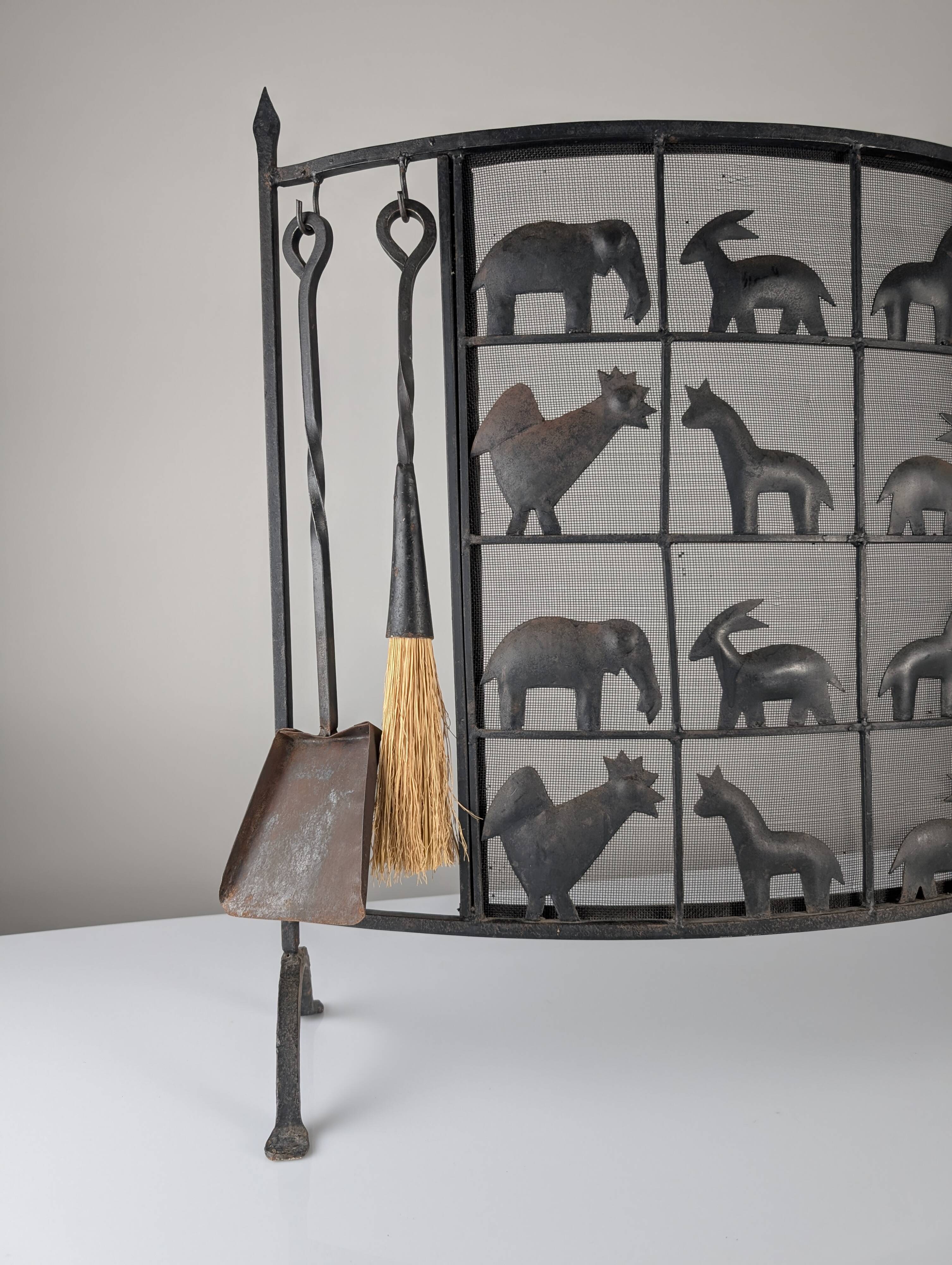Pare-feu animalier en fer forgé, par Atelier Marolles, années 1950