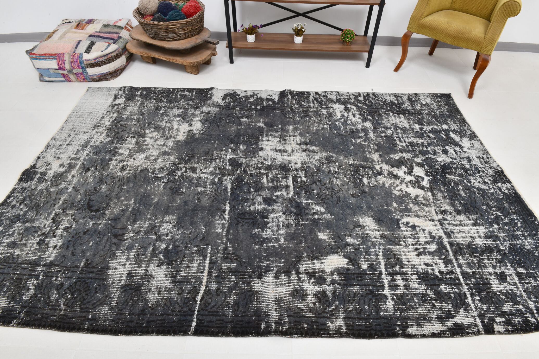 Gray & blue tones distressed carpet 285x187cm
