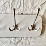 Vintage wall coat rack in white Formica - 4 cast aluminum coat hooks
