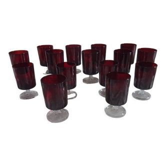Lot de 15 verres à pied année 70
