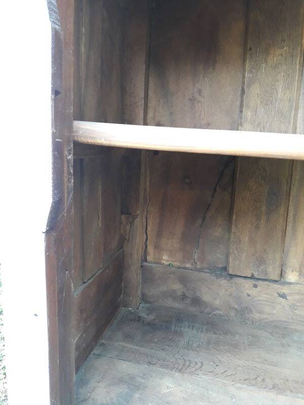 Bonnetière, standing man, Louis XV, 18th century walnut