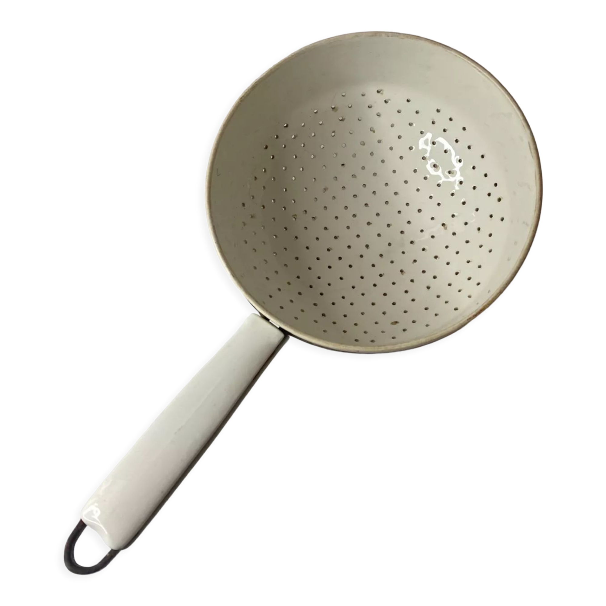Porcelain strainer