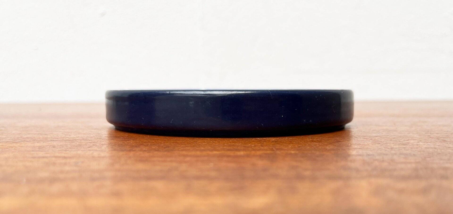 German ceramic saucer from the Stockholm series of the 1960s by Melitta, mid-century style.