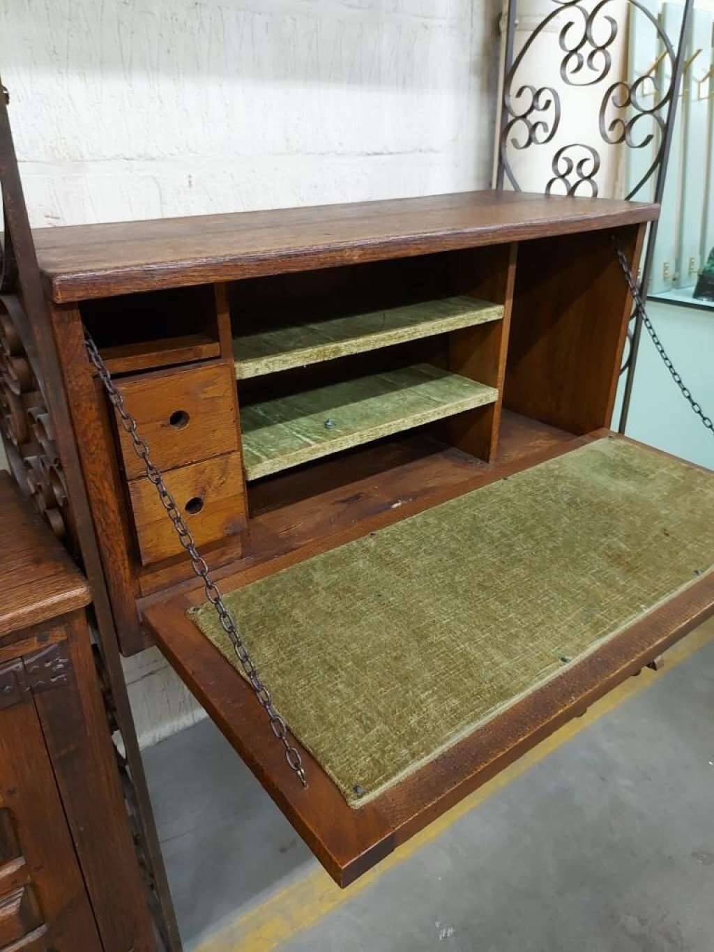 Vintage wall system: spanish brutalist style