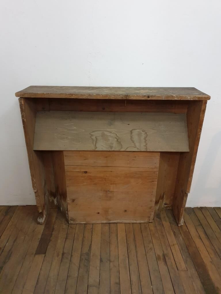 Ancient chimney - Mantel coat